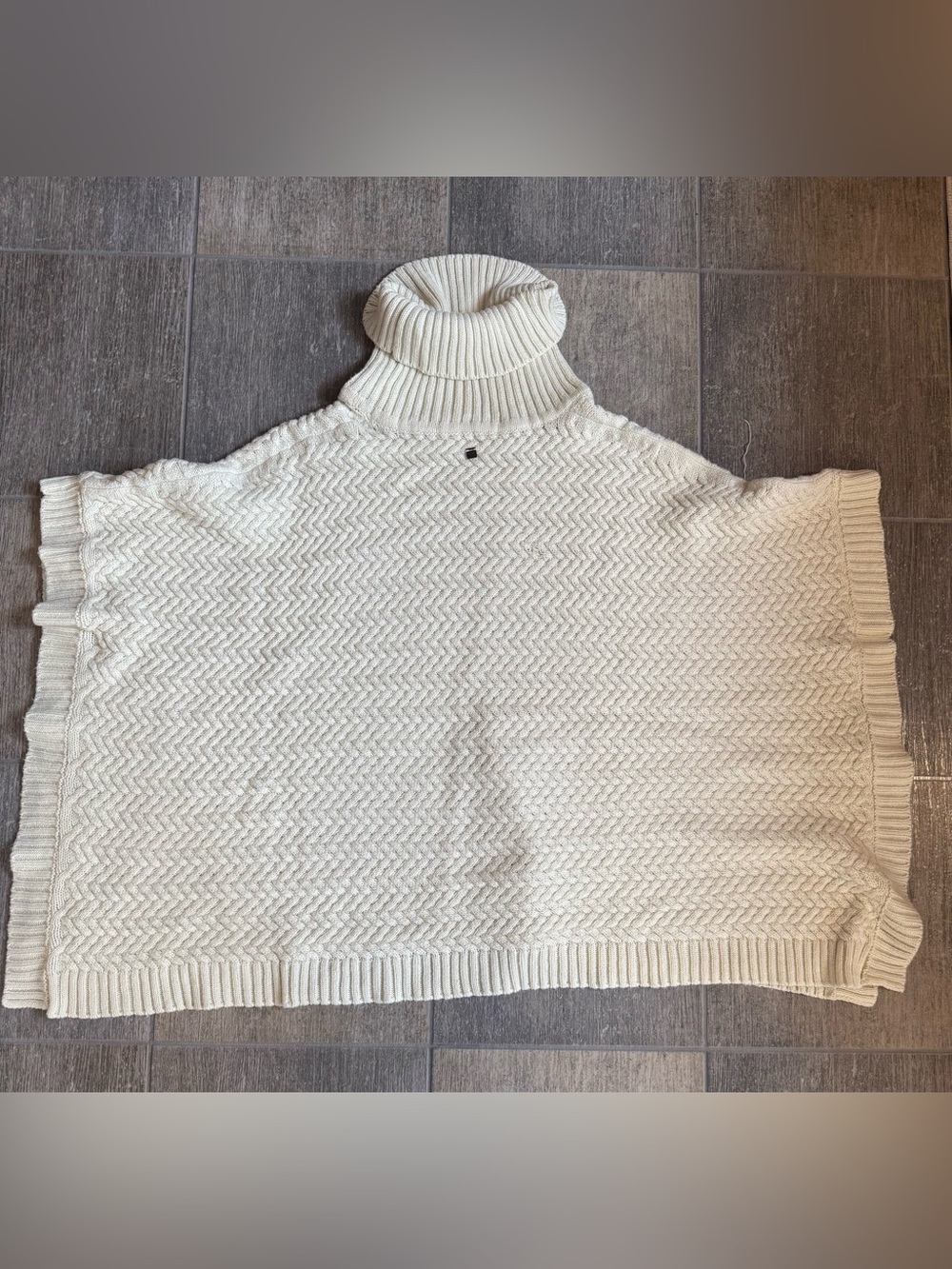 Lole Cream OS Poncho Turtleneck - Picture 3 of 5
